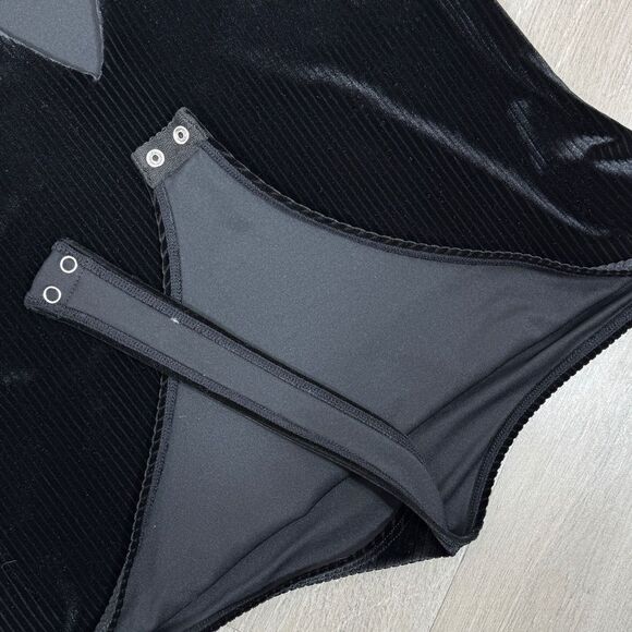 Good American All Day Ribbed Velvet Deep V Neck Bodysuit Black 4 XL - Picture 11 of 16